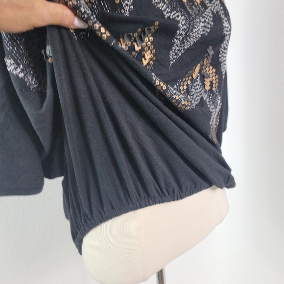 MISS ME INCREDIBLE EMBELLISHED SEQUINS TOP SZ Med. - Picture 5 of 16